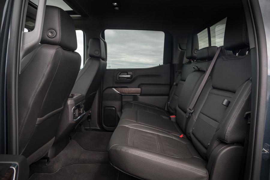 Интерьер GMC Sierra Denali Crew Cab 2018 года  (фото 34 из 45)